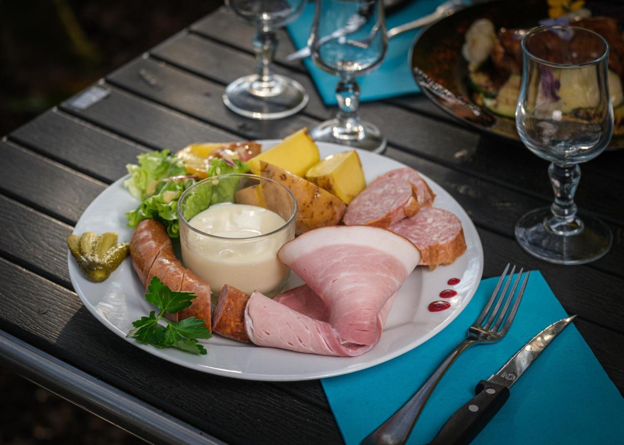 Charme Hotel, Montbeliard Sud מראה חיצוני תמונה