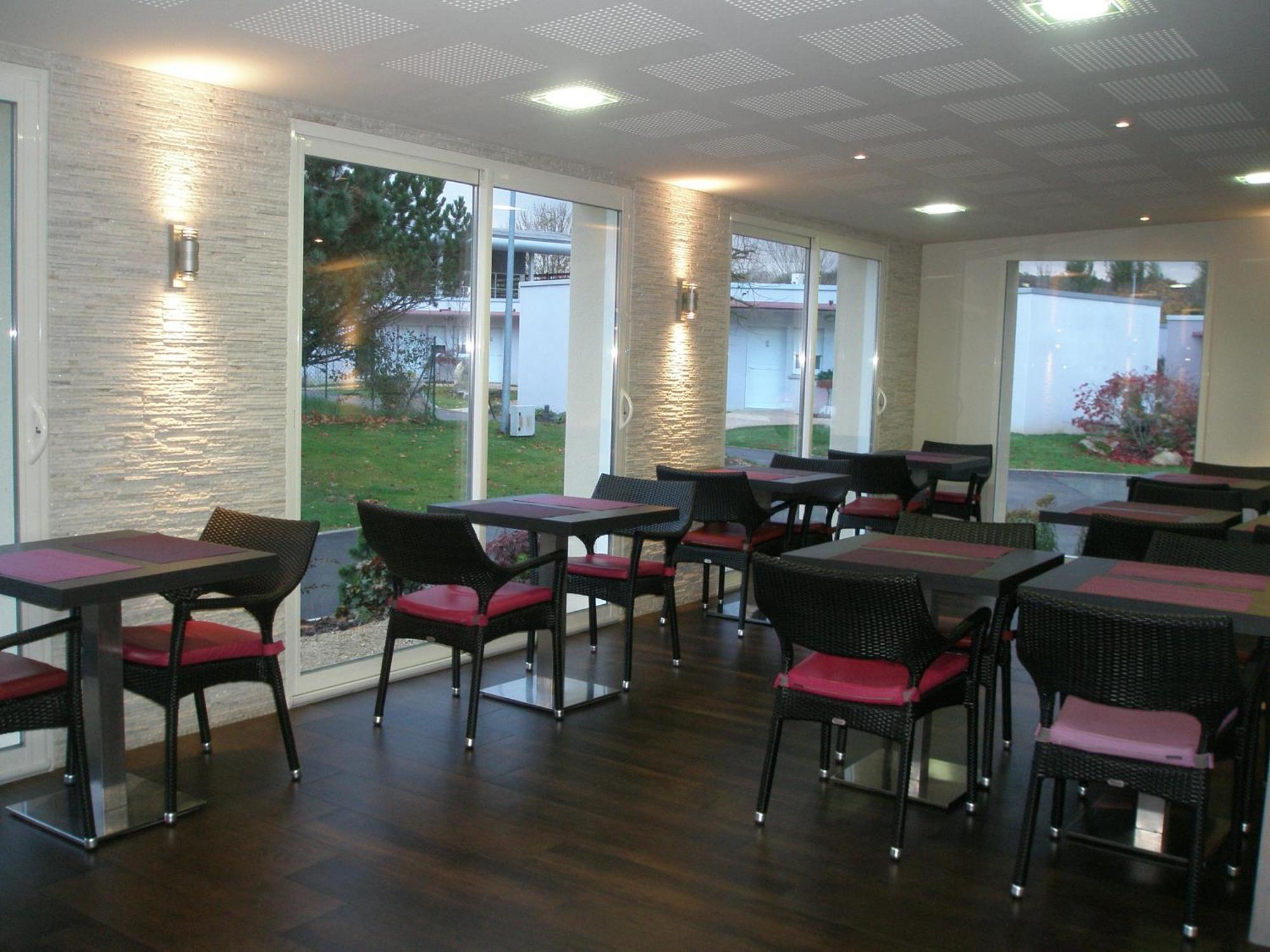 Charme Hotel, Montbeliard Sud מראה חיצוני תמונה
